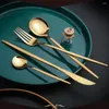 Servis uppsättningar 10SetFour Piece Presentlåda uppsättning av rostfritt stål Western Table Titanium Gold Spoon Black Fork Chopsticks