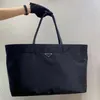 2021 New Designer Re-Nylon Tote Bag borse Shopping Bag Borsa da donna in nylon di alta qualità Borsa da donna di grande capacità Maniglia da donna Sho216Q
