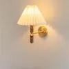 Vägglampa klassisk amerikansk stil tyg lampskärm sconce ljus fixtur koppar trä varm design för sovrum sovrum vardagsrum