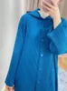 Trench da donna Miyake Giacca da cappotto lunga con cappuccio ispessita pieghettata 2023 Autunno monopetto moda giacche a vento allentate blu