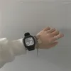 Zegarek mody elektroniczny digtatal Dightal Watch for INS NICKE Square Mirror Men Men Studenci Koreańska wersja Prosta temperament