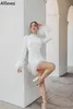 Luksusowe futra Nowoczesne białe sukienki ślubne małe mini imprezowe sukienki z długimi rękawami Wysoka szyja Krótka ślubna sukienka do przyjęcia na panny młode Casual CL1637
