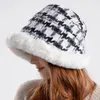 Boinas de invierno para mujer, sombreros de cubo cálidos y gruesos con pelusa, gorros con orejeras cálidas a prueba de frío, gorros con personalidad encantadores de punto para mujer