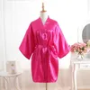 Vêtements de nuit pour femmes Sexy col en v Kimono Robe femmes vêtements de détente Satin court peignoir Robe demi manches doux chemise de nuit Lingerie intime