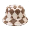 Berets Winter Check Pattern Faux Fur Fluffy Bucket Hats Women Outdoor Warm Sun Hat Soft Velvet Furry Fisherman Cap Girl Fashion Panama