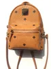 Luxurys Fashion Leather Leather School Bag Men Designer MC على غرار حقيبة الظهر على الكتف أكياس اليد اليان
