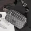 2023 مصمم حقيبة الخصر Bumbag حزام رجالي حقيبة تحمل على الظهر محافظ المراسلة Messenger Men Handbag Wallet Fannypack Black Gray2977