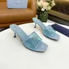 Prado 2023 Sandały Luksusowy Pradity Fashion Design Design Summer High Heels skórzany krzyż krawat mężczyzn płaskie swobodne kapcie 02-05 7Gfy