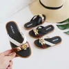 Slipper Girls في الهواء الطلق شاطئ Sandals Slippers Fashion Children Princess Metal Decro Flat Nonlip Slippers Kids Chic Shoes T230302