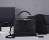 Caviar en cuir fashion femmes sac de sac de marque de sac à main luxe un sac à bandoulière luxurys sacs fourre-tout en métal portefeuille crossbody