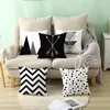 Kissenbedeckung Nordischer Stil Einfacher schwarz -weiße geometrische Set Polyester Wurffall Home Decorative Kissenbezüge