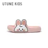 Pantofola UTUNE KIDS Pantofole per bambini Pantofole da bagno estive Cute Cartoon Patch per ragazze Sandali antiscivolo Scarpe da spiaggia esterne per ragazzi T230104