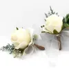 Dekorativa blommor Ankomstbröllop Flower Rose Wrist Corsage Silkarmband Boutonniere Armband Broschleveranser