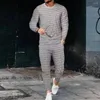 Tute da uomo Tuta sportiva da uomo T-shirt a maniche lunghe Pantaloni Set da 2 pezzi Uomo Solid Fitness Palestre Running Abbigliamento sportivo Tuta da uomo