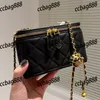 CC Bags Luxusmarke Kosmetiktaschen Hüllen Französische Damen Klassische Kosmetiktasche mit Reißverschluss und Spiegelkoffer Diamantgitter Leder Umhängetasche Tren