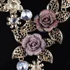 Collier Boucles d'oreilles Set Femmes Oreille d'oreille Retro Alloy Flower Luxury Ladies Party Bijoux M8694