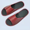 Slippers zomer lederen mannen vrouw huis binnen huis vrouwen luxe zachte flats schoenen slipper koele sandalen