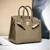 حقائب مصممي Crossbody أكياس الكتف النسائي محافظ Messenger 2023 Cowwhide حقيقية حقيقية من الأزياء الذهب الذهبية الكبيرة