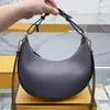 مصمم نساء الرسوم البيانية Hobo Underarm Bag Italy Roma Brand Half Moon Cowwhide Leather Crossbody Handbags Lady Metal Logo Hant213b