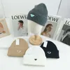 Neff Beanie Kamyon Şapka Tasarımcı Kova Şapkaları Takılmış Kış Men Vintage Mektup Çift Hip Hop Aksesuarları Kızlar Evrensel Popüler Moda Yün Kaps Bonnet