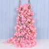 Dekorativa blommor konstgjorda körsbärsblomningar Fresh-keeping 135 Flower Head Faux Silk Wall Hanging Rose Vine For Wedding