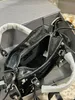 7A Женская сумка сумки мотоцикл сумки сумочка ретро -ковфида металлическая заклепка в стиле кросс -кузово
