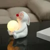 Lampade da tavolo Nordic Cute Light Decoration Nightlight Moon Nightlamp Resin Bedroom Decor Protezione degli occhi Led giallo