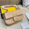 Moda Baget Çanta Omuz Lüks Tasarımcı Çanta Altın Zincir Çapraz Vücut Kadın Çanta F Çanta 8 Renk Kapak Çevirin Crossbody Çanta Çanta kılıf