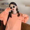 女性のTシャツの女性キャンディーカラーTシャツレタースウィートガールズストリートウェアボーイフレンド長袖