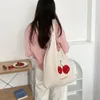 Sacs de soirée Sac à bandoulière d'agneau brodé de cerise mignon pour femmes 2023 hiver grande capacité filles école sacs à main décontractés sac à main