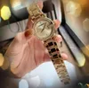 Circel Diamonds Ring Women Bee Small Watch Quartz Movement Iced Out Fine rostfritt st￥lkl￤nning Atmosf￤r ￅrliga explosioner H￶gskolor Lover Designer Arvur