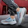 Zapatos de vestir Diseño de marca Hombres Corriendo para mujeres Cojín de suela suave Correr Deportes Malla Breathalbe Zapatillas de deporte Tamaño3644 230105