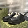 Tasarımcı Sıradan Ayakkabı Erkek Kadın Lüks Spor Ayakkabı Deri Tuval Çift Düz Küçük Beyaz Ayakkabı Eğiticileri İşlemeli Baskı Dantel Yukarı Çok yönlü Erkek Ayakkabı EUR 35-45