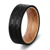 Wedding Rings Poya Fashion Mens Whiskey Barrel Wood Inlay 8mm Hammered Tungsten Ring