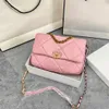 Bolsas de mão para mulheres 2023 designer de marca de luxo rosa tote cadeia casual bolsas de ombro único senhoras mensageiro aba bolsa de couro de marca bolsa crossbody w230105