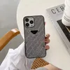 Luksusowe etui na telefony komórkowe z błyszczącym brokatem Plastikowy Rhine Stone Tylna pokrywa dla iPhone 14 14pro 13 13pro 12 12pro 11 Pro Max Shiney Case Triangle Design