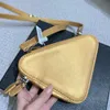 Ontwerpers Klassieke Driehoeken Mini Schoudertassen Handtassen Italië Merk Imitatie Kristal Driehoek Teken Vrouwen Keten Crossbody Tas Desi317v