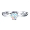 Bröllopsringar enkelt mode små hjärtsten ring vit blå lila opal engagemang klassisk silverfärg tunn för kvinnor tillbehör