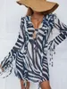 Abiti casual 2023 Estate Spiaggia da donna Cravatta corta Mini abito con stampa zebra blu Manica lunga Scollo a V Nastro maculato Scava fuori