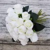 Decoratieve objecten Figurines 18heads Bunch Rose Hand Bloemen Kunstmatige bruiloft Decoratie Room Tafel Decor BRIDAL FLORES ZIJNBOEM VOOR WIT 230104