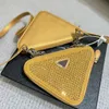 Ontwerpers Klassieke Driehoeken Mini Schoudertassen Handtassen Italië Merk Imitatie Kristal Driehoek Teken Vrouwen Keten Crossbody Tas Desi317v