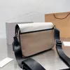 Designers Bags Luxurys hommes sac à bandoulière sac à main Lettre design Matériel Cuir Crossbodybag Sacs de messager Sacs à main pour hommes sac à main portefeuille très bon