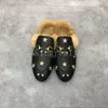 Designer chinelos de penhas Princetown MULES PLATOS MULHERES SODALES GENUINAS SANDALS SOMALS CASUAL SOPATO METAL MEN HOMEN