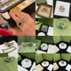 Luxurys Designers Band Rings Fashion Men Women Titanium Steel Daisy Engraved Letter Pattern Lovers Jewelry Narrow Ring No Box