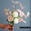 Decoratieve bloemen Simulatie van eucalyptus bladeren Rose Ball chrysanthemum boeket