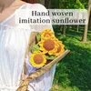 Dekorativa blommor handstickade solroshandgjorda virkningar färdig stickad blommig bröllopspresent