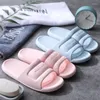 Tofflor badrum kvinnor sommar hem glider mode casual inomhus fast färg unisex dusch sandal platt mjuka botten strandskor