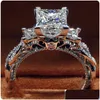 Pierścionki ślubne luksusowa biżuteria ręcznie robiona prawdziwa 925 Sterling Sier Three Stone Princess Cut White Topaz CZ Diamond Stones Eternity Wome Dhiod