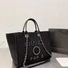 2023 Nya mönster Kvinnor Luxury Handväskor Designer Beach Bag Fashion Sticking Purse Axel Stor tote med Chain Canvas Shopping med Box
