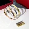 Luxe armband mannen mode gouden armband titanium kristal ontwerp minnaar charme diamant schroef armband 4 CZ sieraden ontwerper voor vrouwen verjaardagscadeau